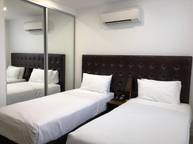 Whitehorse Apartments Hotel Бокс-Хилл Экстерьер фото